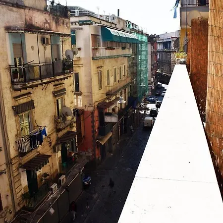 Neapolis Pie Neapel