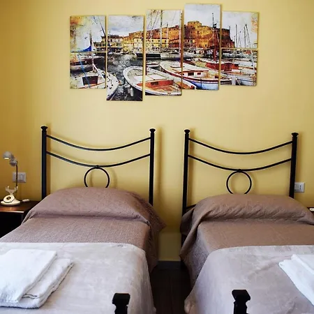 Проживание в семье Neapolis Pie