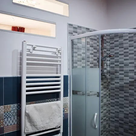 Neapolis Pie Rum i privatbostad *